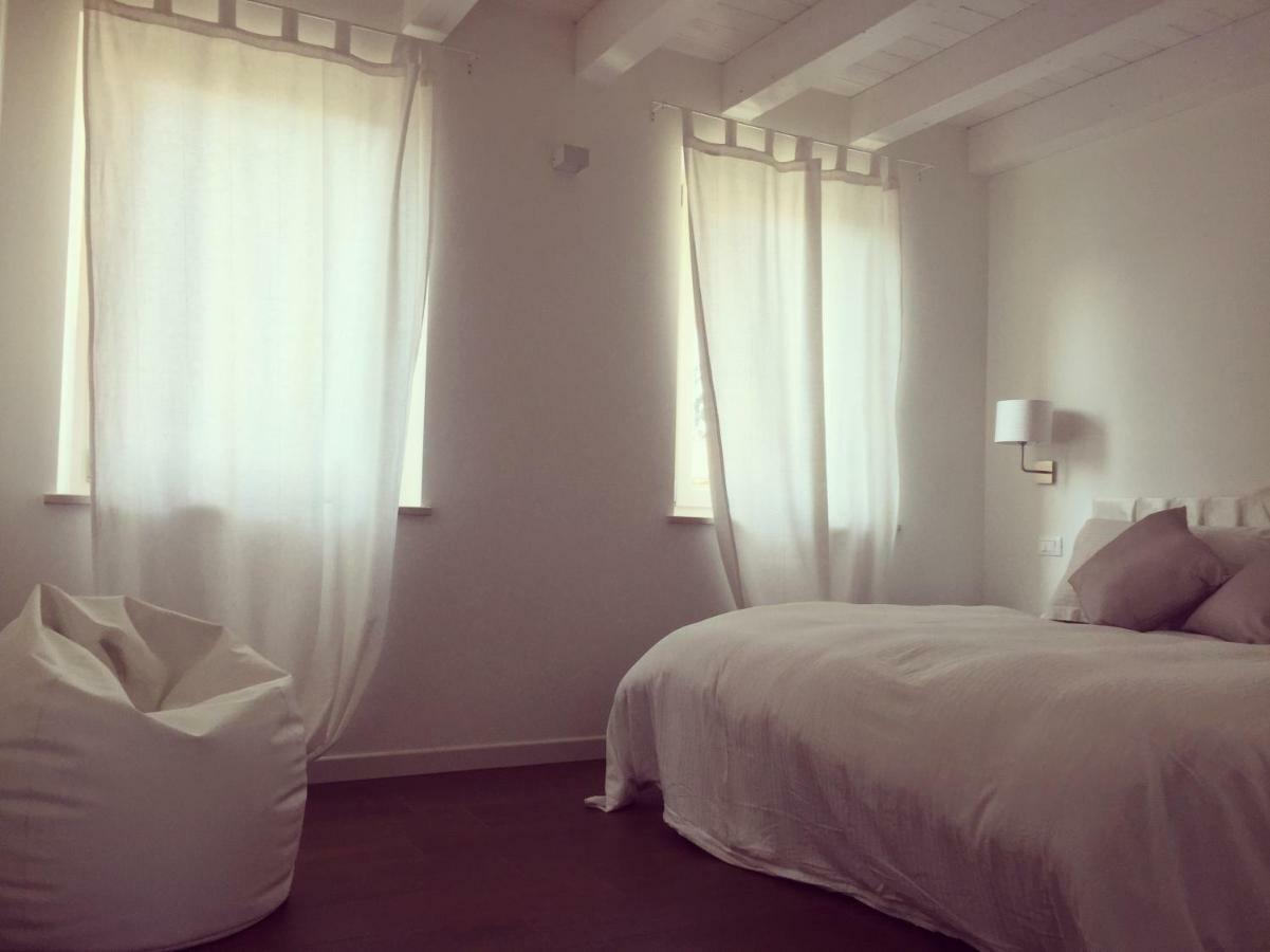 Sweet Corner Hotel Castelnuovo del Garda Ngoại thất bức ảnh