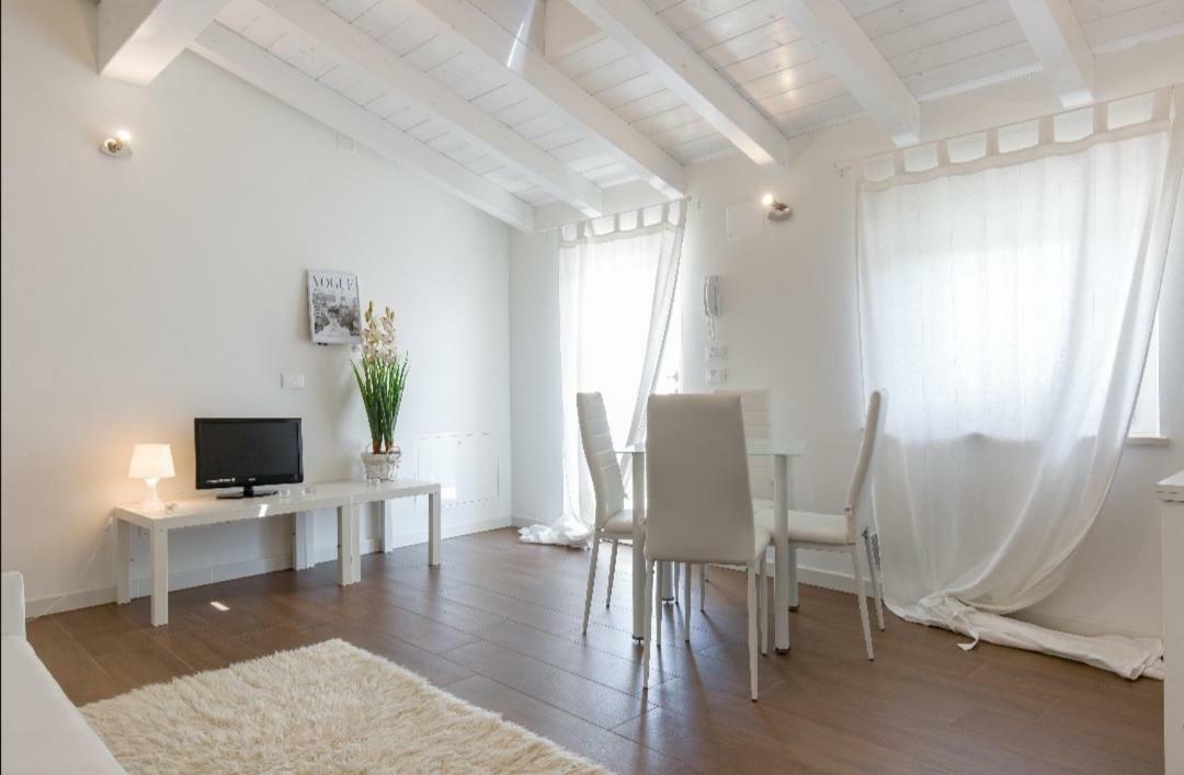 Sweet Corner Hotel Castelnuovo del Garda Ngoại thất bức ảnh