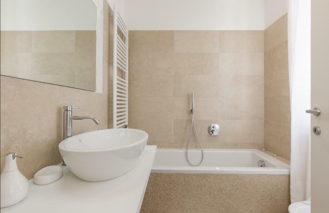 Sweet Corner Hotel Castelnuovo del Garda Ngoại thất bức ảnh
